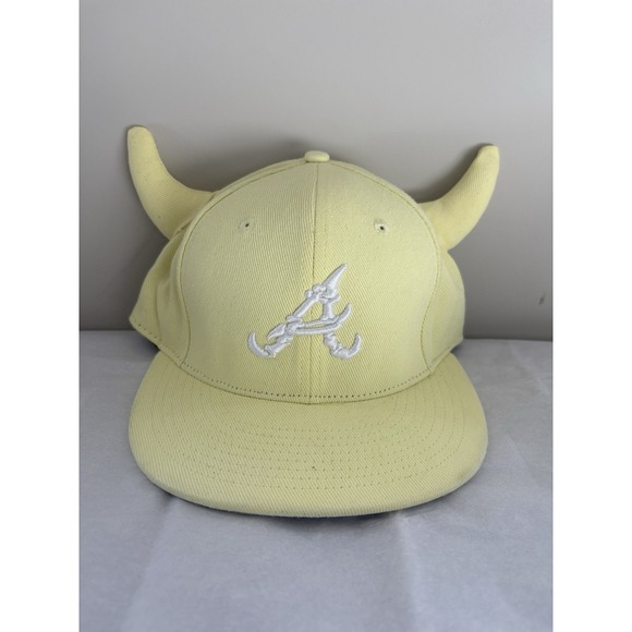 Ryder Studios Atlanta Braves Horns Fitted Hat 7 Loso NYC Yellow Clean‎